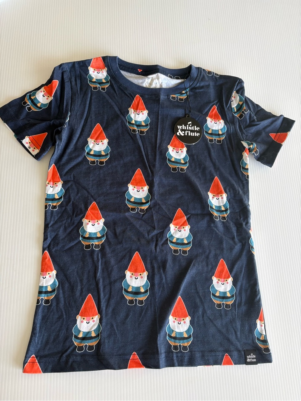 9/10yr NEW Whistle And Flute Gnome T-shirt - Picture 4 of 5